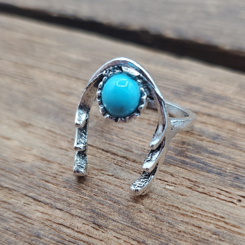 Silver Tone Wishbone Turquoise‎ Ring Size 5.5 R824